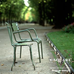 92AY23 - Jardin du Luxembourg, Paris, France